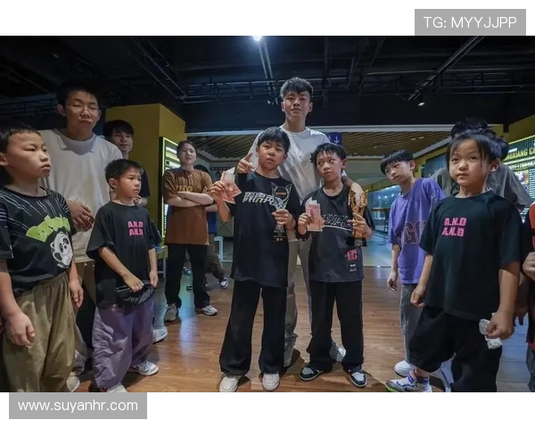 重庆街舞队在全国街舞速度排行榜中荣登第十名展现实力与风采