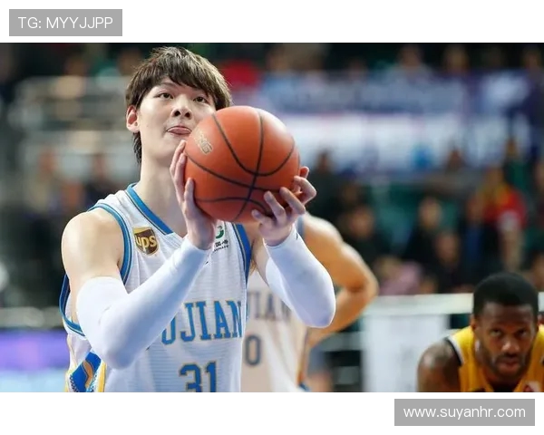 南京羽毛球队在邀请赛中以59分稳居积分榜首位展现强劲实力