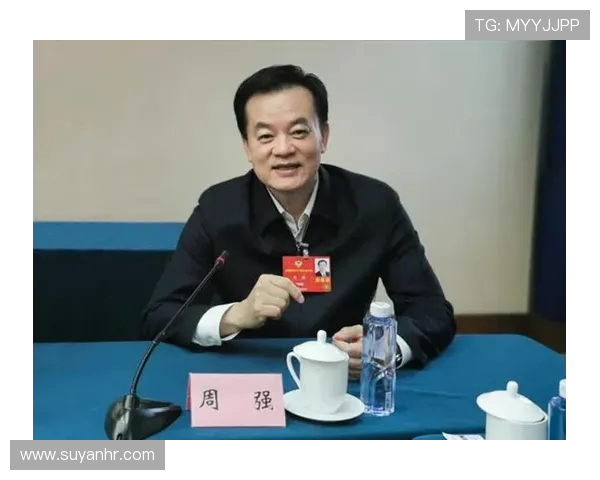 周强专访：从青涩少年到篮球巨星的奋斗与成长之路